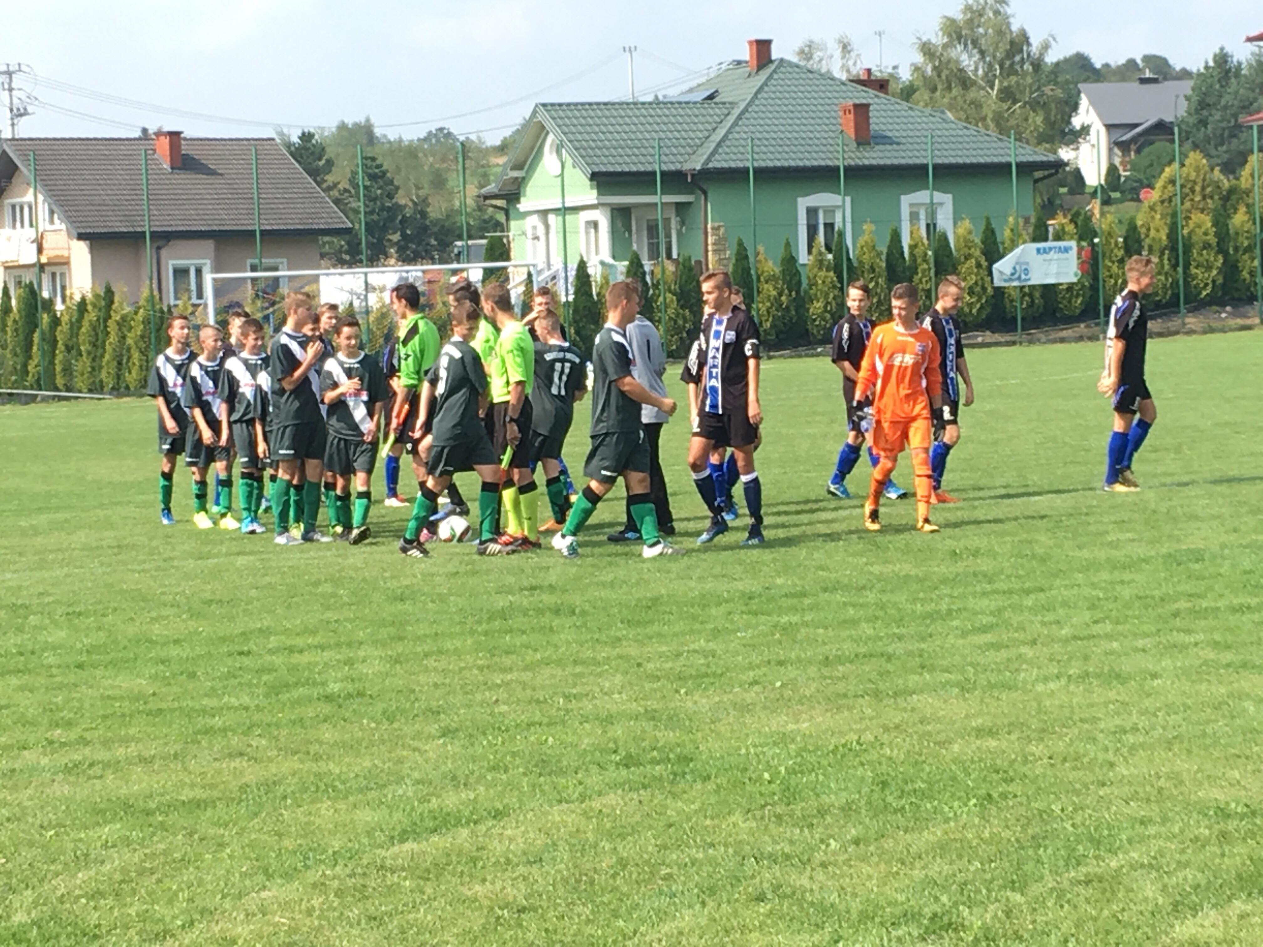 JUNIORZY: Dominacja w Święcanach