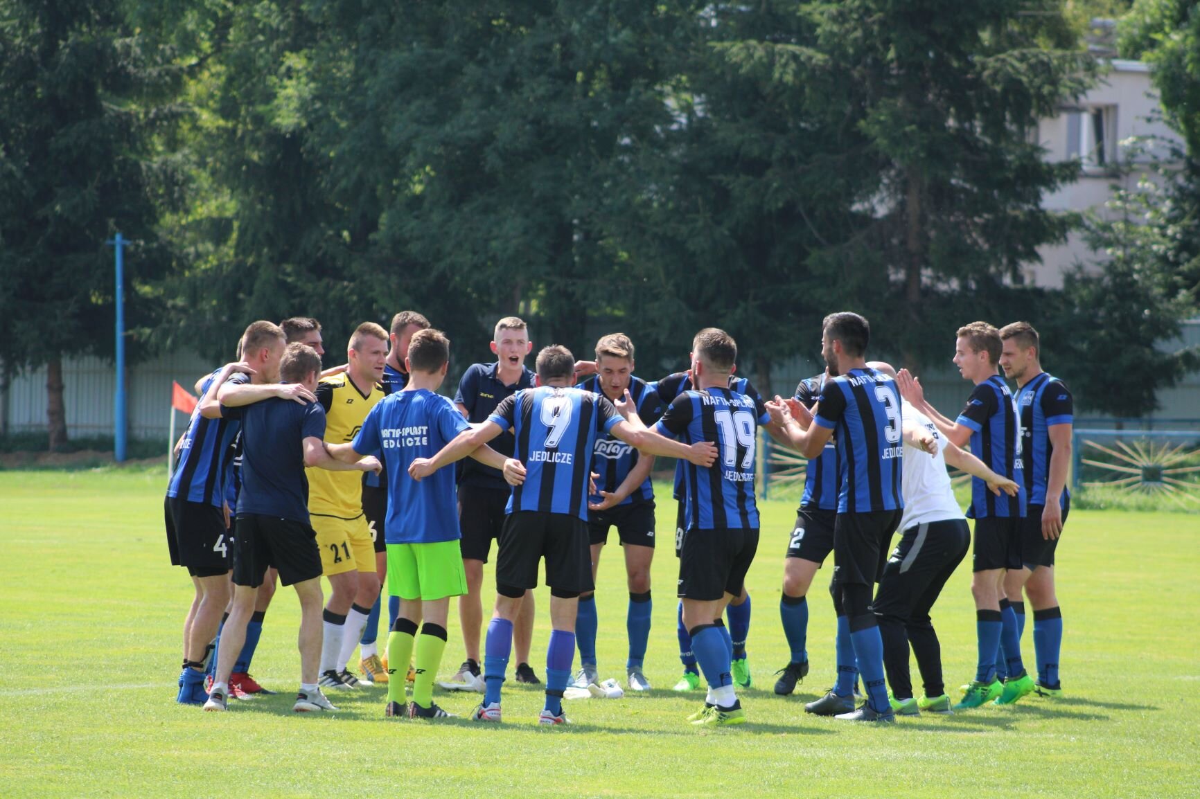 3 kolejka ZKS NAFTA SPLAST JEDLICZE – LKS ORZEŁ FALISZÓWKA 2:0 (1:0)