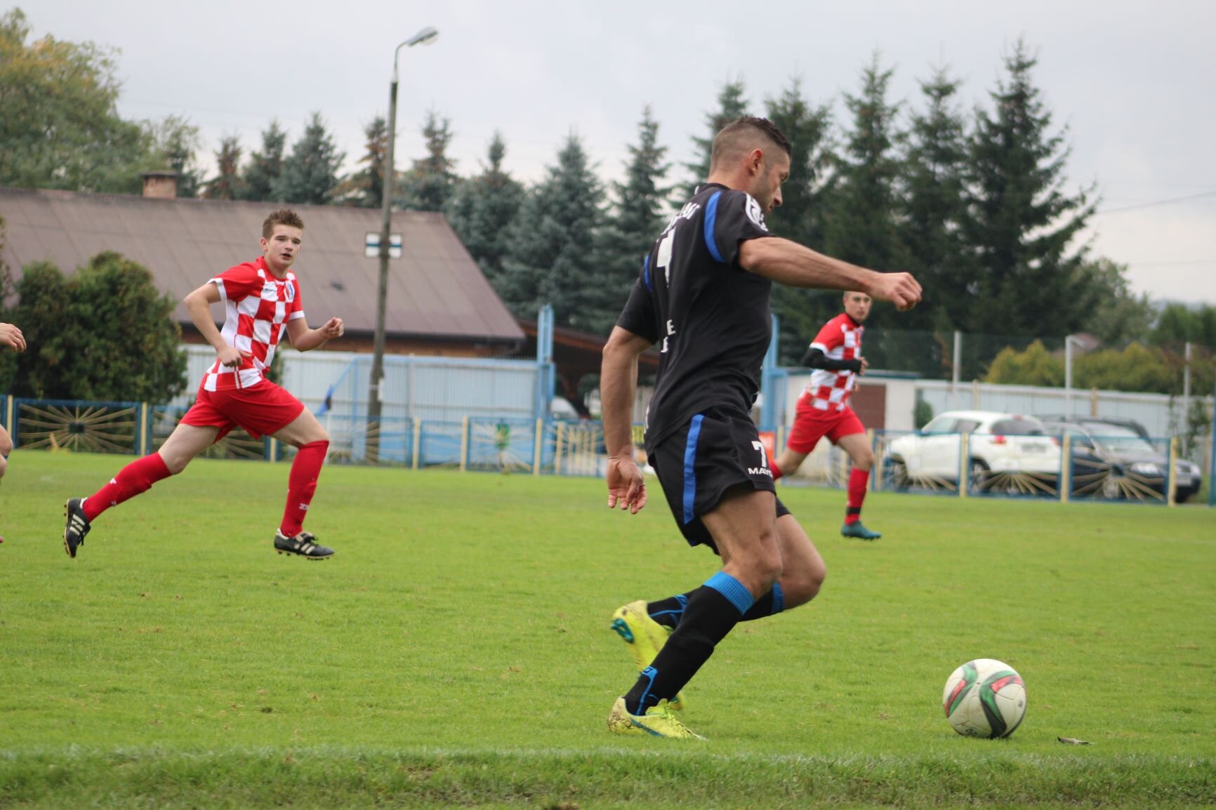 9 kolejka B KLASA Seniorzy_ ZKS NAFTA SPLAST JEDLICZE II – LKS JASIOŁKA ŚWIERZOWA 0:2